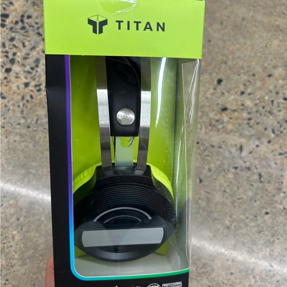 NWT wired LED gaming headset